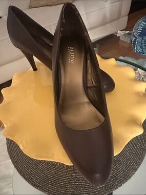 Bijou New York Brown Pointed-Toe Mid Heel Pumps
